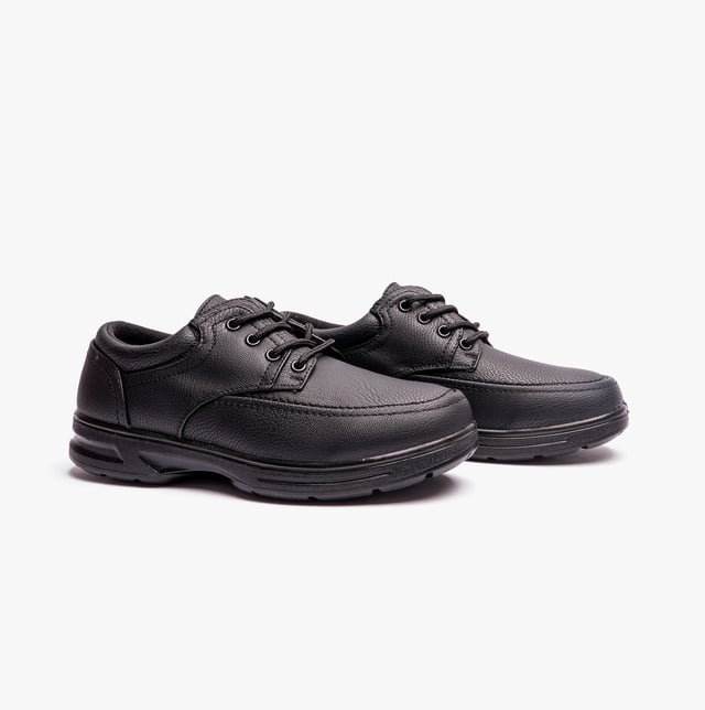 These men's casual lace-up shoes feature a synthetic upper, textile lining, and a lightweight, breathable design with a wide fit and flat heel, ideal for everyday comfort