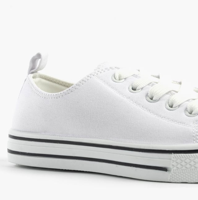 These casual women's shoes feature a textile upper and lining, rubber sole, lace-up closure, and a low heel, offering comfort and lightweight wear for everyday activities