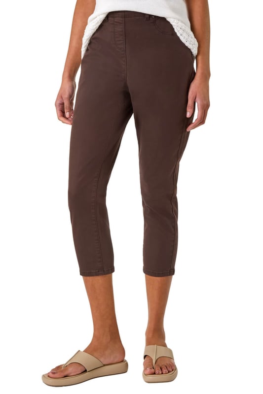 Cropped Stretch Denim Jegging from Roman. Let these basic cropped jeans transform your wardrobe for the summer season. A versatile style that can be worn with almost anything, these cropped stretch jeggings will be your go-to wardrobe saviour.