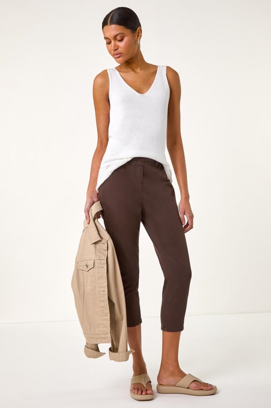 Cropped Stretch Denim Jegging from Roman. Let these basic cropped jeans transform your wardrobe for the summer season. A versatile style that can be worn with almost anything, these cropped stretch jeggings will be your go-to wardrobe saviour.