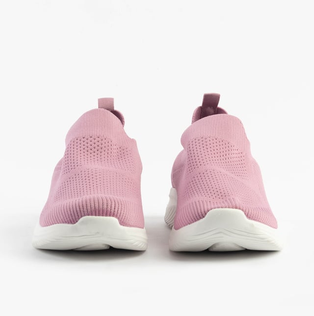 These casual women's slip-on shoes feature a textile upper, breathable lining, rubber sole, and a low heel, offering comfort and ease for everyday wear