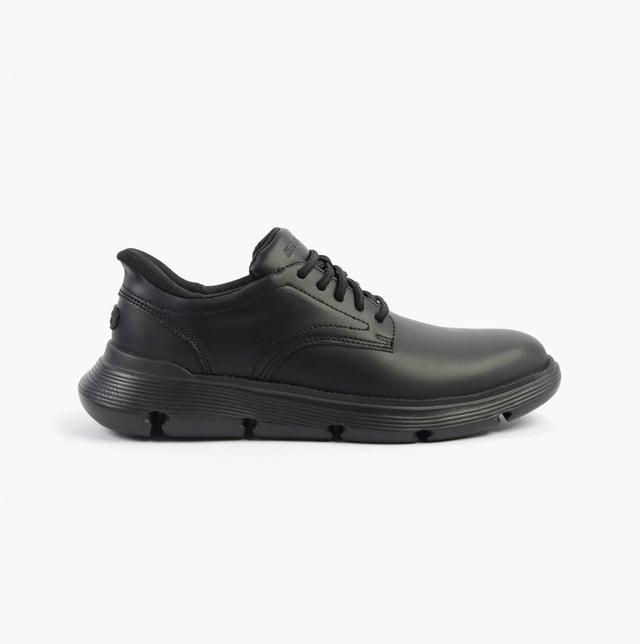 These casual men's shoes feature a leather upper, textile lining, and rubber sole with air-cooled memory foam for comfort. Ideal for everyday wear with a relaxed fit