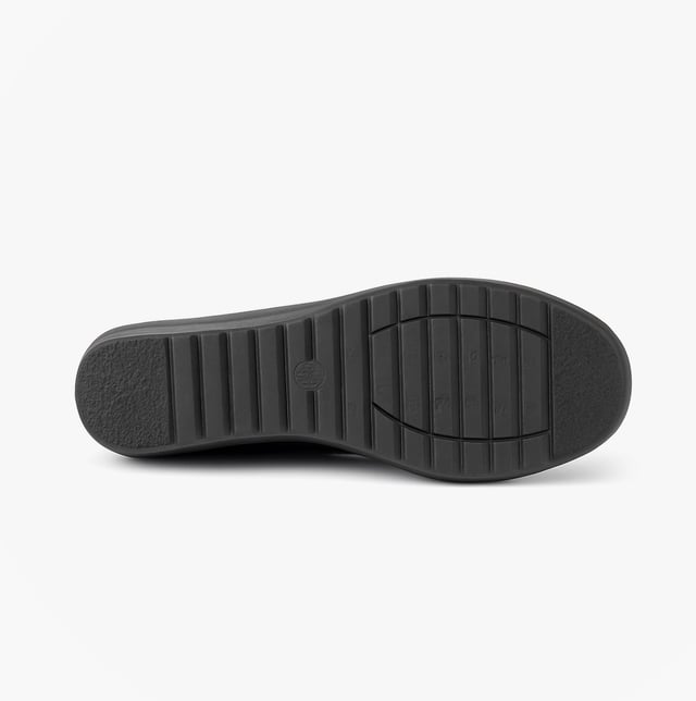 Casual shoes with a PU upper and sole feature a lightweight design and a zip closure, making them comfortable for everyday wear and easy to slip on