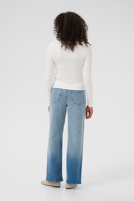 Slim fit,Normale Länge,Lange Ärmel    93% Viskose,7% Elasthan