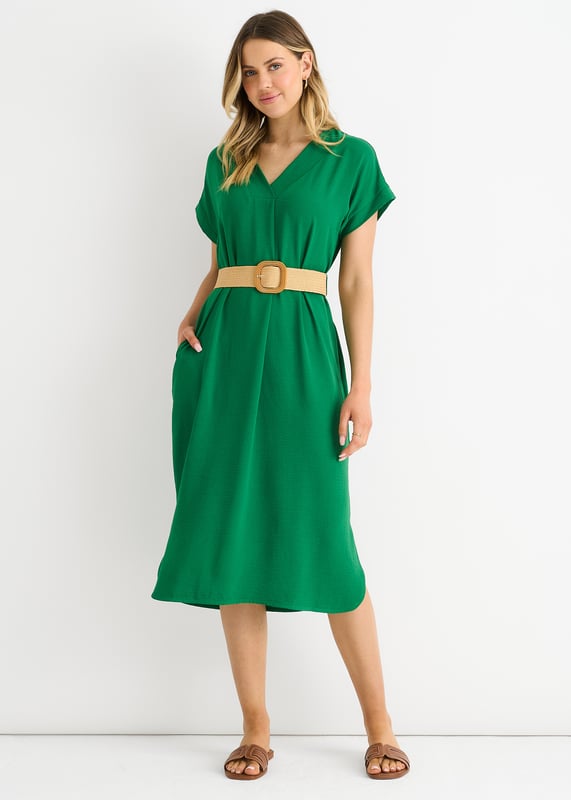 Genießen Sie den luxuriösen Fluss unseres Green Air Flow Belted Oversized Dress. Der leichte Stoff und die lockere Passform bieten mühelose Eleganz, während der Gürtel in der Taille einen Hauch von Raffinesse verleiht. Dieses Kleid ist perfekt für jeden Anlass und hält Sie den ganzen Tag über kühl und stilvoll.