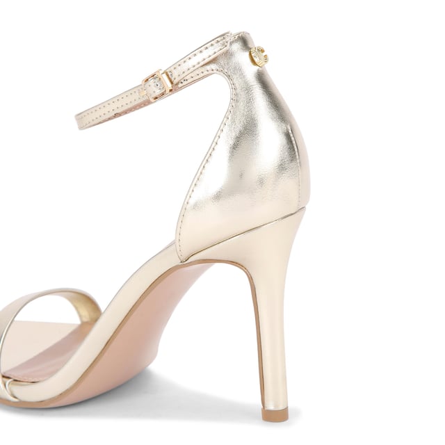 The Carvela Capo Stiletto is a high heel crafted from a metallic leather alternative. There is a simple strap across the toe and the heel is in a stiletto style. Heel height: 9cm.