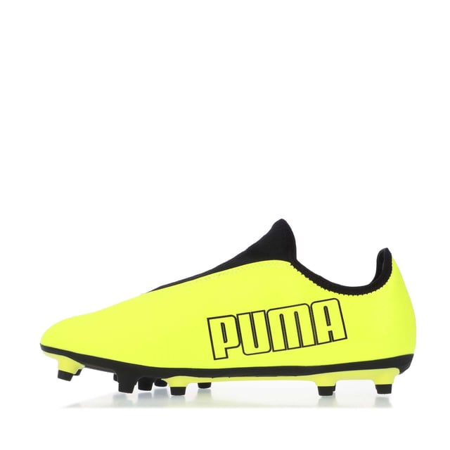 De PUMA Finesse LL heeft een bovenwerk van zacht synthetisch materiaal en een comfortabele veterloze slip-on constructie. Hiermee kunnen alle spelers de bal met finesse in het net spelen.