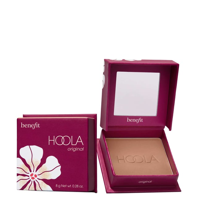 Discover the iconic Benefit Hoola Matte Powder Bronzer, a must-have for achieving a sun-kissed glow. This bestselling bronzer comes in 8g of silky-soft powder that blends seamlessly for a natural matte finish. Available in four flattering shades, Hoola is loved for its blendable formula that delivers a warm, radiant complexion. Perfect for enhancing your cheekbones or adding an all-over bronzed look, this award-winning bronzer is your go-to for a beautiful, sunlit finish. For best results, use with Benefit’s Multitasking Cheek Brush, sold separately.
