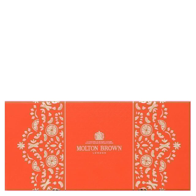 Indulge in the Molton Brown Festive Bath & Shower Gel Bauble Gift Set, featuring three luxurious 75ml shower gels: Fiery Pink Pepper, Re-charge Black Pepper, and Delicious Rhubarb & Rose. Each gel offers a unique aromatic experience: Fiery Pink Pepper invigorates with its spicy notes, while Re-charge Black Pepper energizes with a refreshing blend of citrus and spices. Delicious Rhubarb & Rose leaves your skin delicately scented with a harmonious mix of fruity and floral notes. Perfect for gifting, this cruelty-free set is sure to delight anyone seeking a premium shower experience.