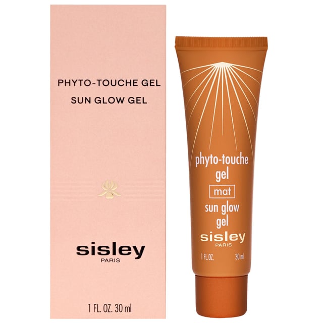 Achieve a radiant, sun-kissed complexion with Sisley Phyto-Touche Gel Sun Glow. This innovative gel provides a stunning matte, golden glow that enhances your skin's natural beauty. Infused with light-reflecting pigments, it beautifully complements your tan while offering a lightweight, non-greasy texture. Enriched with plant extracts, this gel not only highlights but also hydrates and softens your skin. Perfect for an all-over application or targeted highlighting, this versatile product is a must-have for a healthy, luminous look.