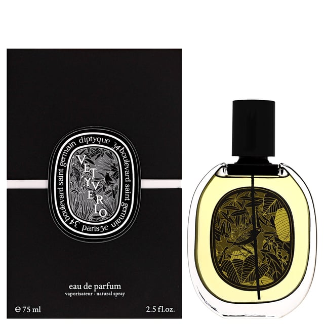 Diptyque Vetyverio Eau de Parfum Spray - Unisex Fragrance for All Occasions 75 ml Discover the enchanting Diptyque Vetyverio Eau de Parfum Spray, a captivating unisex fragrance that beautifully balances fresh and smoky woody notes. The invigorating top notes of zesty grapefruit and sweet mandarin create a vibrant opening, leading to a heart enriched with the delicate essence of Turkish rose, adding a touch of floral elegance. Finally, the base unfolds with the earthy richness of Haitian vetiver complemented by the warm depth of patchouli. Perfect for any occasion, this fragrance is a true expression of sophistication and charm.
