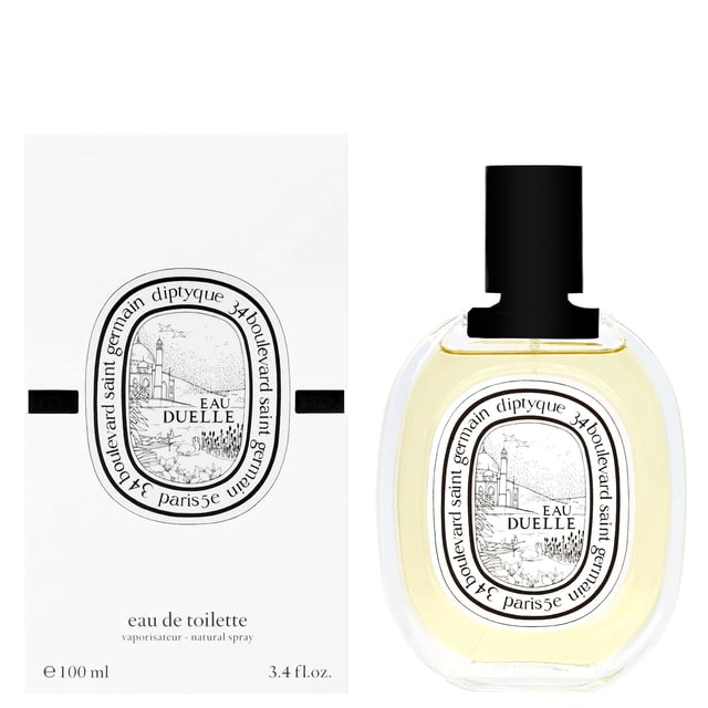 Diptyque Eau Duelle Eau de Toilette Spray - A Unique Fragrance Experience - 100ml Discover the enchanting Diptyque Eau Duelle Eau de Toilette Spray, a fragrance that masterfully balances sweet and smoky notes. This captivating scent invites you on a sensory journey, beginning with a vibrant pink pepper accord that awakens the senses. As it unfolds, you'll experience a harmonious blend of creamy vanilla, exotic cypriol, and aromatic calamus, creating a duality of mystery and allure. Perfect for those who seek a signature scent that stands out, Eau Duelle is not just a fragrance; it's an exploration of new frontiers in perfumery.