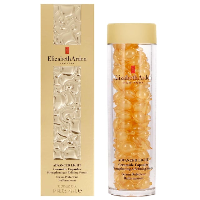 Advanced Light Ceramide Capsules supply the skin with essential support that maintains hydration whilst empowering a more radiant appearance. It contains phytoceramides, patented cyclopeptides, and hemisqualane which combine to improve the skin’s natural barrier and minimise the appearance of pores. The skin’s clarity is improved and balanced.To use: Apply one capsule to the cleansed face and neck. > to translate in English