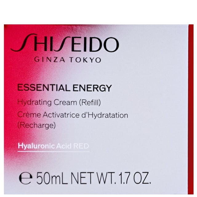 Erleben Sie die verjüngende Kraft der Shiseido Essential Energy Tages- und Nachtcreme Nachfüllpackung. Diese leichte Feuchtigkeitscreme wurde entwickelt, um Ihrer Haut essentielle Hydration und Energie zu bieten und ein glattes und jugendliches Hautbild zu fördern. Angereichert mit Hyaluronsäure speichert sie Feuchtigkeit für langanhaltende Hydration, während Ginsengwurzel-Extrakt Ihre Haut belebt und beruhigt. Die Zugabe von Citrus unshiu Schalenextrakt aktiviert den natürlichen Hydrationsprozess Ihrer Haut. Für die besten Ergebnisse morgens und abends auf das gereinigte Gesicht auftragen. Bitte beachten Sie, dass es sich bei diesem Produkt um eine Nachfüllpackung handelt.