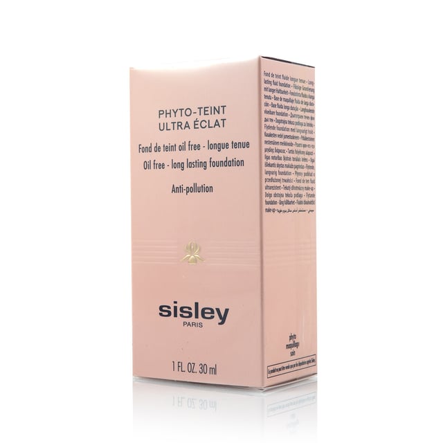 Experience a radiant complexion with Sisley Phyto-Teint Ultra Eclat Foundation in 2C Soft Beige. This smooth, oil-free formula features light-diffusing properties that brighten your skin while effectively correcting imperfections. Its unique blurring effect enhances skin texture, providing a flawless finish that supports your skin's natural radiance. Ideal for all-day wear, this foundation is a must-have for achieving a luminous look.
