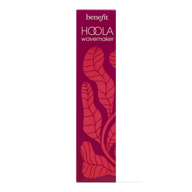 Elevate your makeup game with the Hoola WaveMaker Cream Bronzer Brush. This essential tool is designed to enhance your bronzing experience, ensuring a flawless look every time. Featuring a unique angled, dome shape, this brush effortlessly glides bronzing balms and creams onto your skin. Made with soft, dense synthetic bristles, it delivers a smooth, natural finish that mimics a sun-kissed glow without the need for a beach. Ideal for pairing with Hoola Wave bronzing balm, this brush is your ticket to achieving that radiant, beachy look effortlessly.
