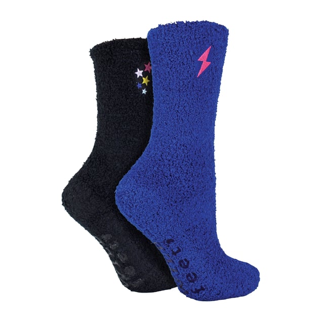 Wildfeet - Pack de 4 Pares de Calcetines de Salón Acogedores para Damas: Los calcetines de salón acogedores Wildfeet son una deliciosa y cómoda idea de regalo para quienes aprecian las cosas buenas de la vida. Considera estos calcetines de salón acogedores para damas, que cuentan con el toque distintivo de una comodidad y calidez incomparables. Estos calcetines únicos son un regalo fantástico que cualquiera que busque comodidad apreciará. Agregan un giro divertido a tu vestimenta de casa y podrían incluso ser un atento regalo para llenar las medias de Navidad. Se ajustan perfectamente, proporcionando la amortiguación ideal para tus pies, y están hechos de un material que asegura transpirabilidad para esas noches acogedoras. Estos calcetines te mantendrán cálido y cómodo durante todas esas frías noches de otoño/invierno. El pack incluye 4 pares de calcetines que combinarán bien con tus atuendos de salón en casa. El trato perfecto para las damas que valoran la comodidad y la novedad por igual. Traídos para ti por la confiable tienda de calcetines Wildfeet, conocida por ofrecer lo mejor en diversión, comodidad y buenas vibras, estos calcetines están diseñados para celebrar la alegría de un día pasado descansando. Vienen en un práctico paquete de 4 pares, asegurando que siempre tengas un par fresco listo. Detalles Adicionales del Producto: Calcetines de salón acogedores Wildfeet para damas Diseño de Comodidad y Novedad Una Idea de Regalo Cálida y Única Sensación Suave y Cómoda Material Transpirable para Comodidad 4 Pares por Pack ¡Cuatro veces la Comodidad!