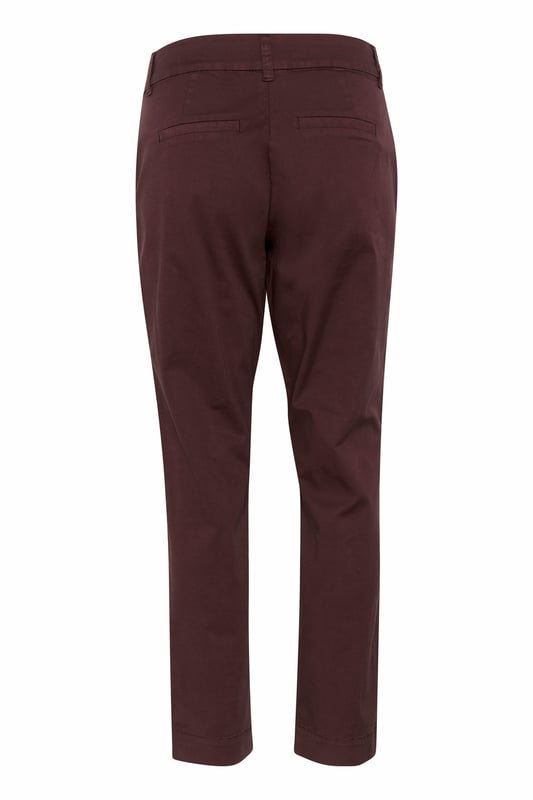 Damen-Chinohose in regulärer Passform und verkürzter Länge für vielseitige Outfits. Mit klassischen Gürtelschlaufen und bequemem Bund für Alltag und Büro.  Schonwäsche 30°, Nicht bleichen, Nicht im Trockner trocknen, Tropnass aufhängen im Schatten, Kalt bügeln max. 110° C, Trockenreinigung  98% Baumwolle,2% Elasthan
