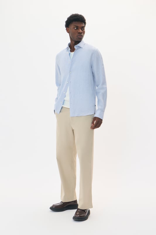 Regular fit,Lange mouwen  Fijne was 40°, niet bleken, niet in de droger drogen, Druipnat ophangen, warm strijken max. 150° C, Droogreiniging  100% Linnen