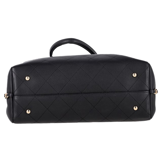 VINTAGE, RRP AS NEW
From Karl Lagerfeld’s Spring/Summer 2019 Collection, the Chanel Bullskin Shopping Bag embodies everyday elegance with a distinctly modern edge. Crafted from supple black bullskin leather and accented with signature gold-tone hardware, this tote features classic chain-link shoulder straps, a snap-top closure, and a spacious canvas-lined interior with dual pockets for effortless organization. It’s where luxury meets functionality — timeless, versatile, and unmistakably Chanel.


Chanel Bullskin Shopping Bag in Black Leather
Condition: Very good
Signs of wear: No retail tag, No visible sign of wear., Lightly used but very well maintained. Minor creasing, light worn corners, light scratches.
Packaging: None
Color: black
Material: Leather | leather
Size: One Size | One Size
Measurements: Width: 160; Height: 230; Length: 320; Handle drop: 100; Strap length: 600
SKU: NAPPUGBBA504140W