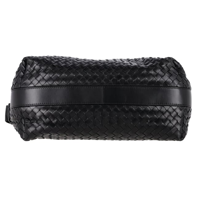 VINTAGE, RRP AS NEW
Elevate your wardrobe with the Bottega Veneta Medium Zipped Intrecciato Shoulder Bag in luxurious black leather—a refined blend of artisanal craftsmanship and modern elegance. Boasting the iconic woven intrecciato texture and a secure top-zip closure, this versatile piece keeps your essentials organized in style. **Styling Tip:** Wear it with an all-black tailored jumpsuit and sleek heels for a minimalist, high-fashion look—let the woven detailing take center stage.

 Bottega Veneta Medium Zipped Intrecciato Shoulder Bag in Black Leather

Condition: Excellent
Signs of wear: No retail tag, No visible sign of wear., 
Packaging: Dust bag
Color: Black
Material: Leather | leather
Size: One Size | One Size
Measurements: Width: 140; Height: 280; Length: 380; Handle drop: 130; Strap length: 0
SKU: NAPPUGBBA506784W