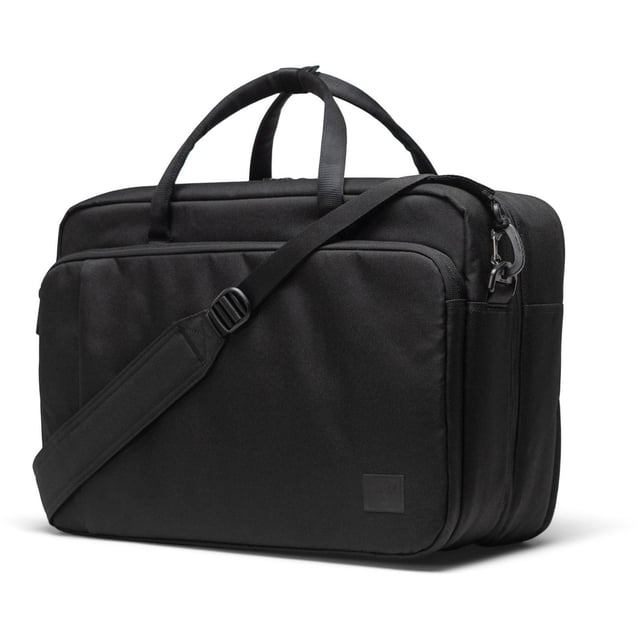 Stay connected with the Bowen Convertible Travel Duffle Tech. This duffle features stowable backpack straps for easy carrying. Its clamshell opening, storage sleeves and internal organizers simplify packing for any trip.