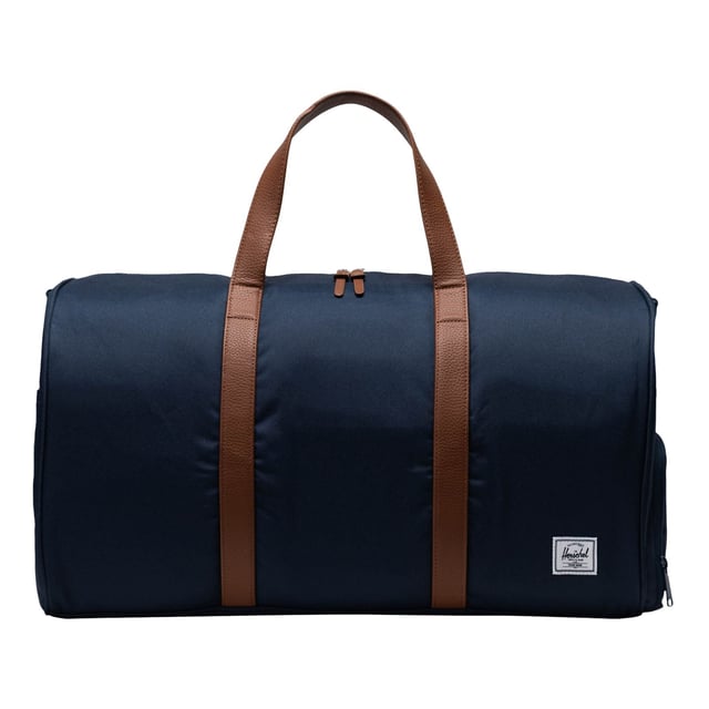 Travel tough and cleverly organized, this is the ultimate road trip duffle, built with our signature shoe compartment for that spare pair. Made with 100% recycled EcoSystem fabrics, it fits perfectly the overhead bin or the trunk of your car.