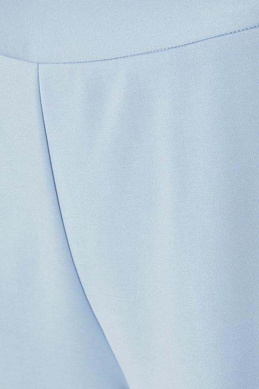 - Woven finish - High waisted - Model height: 5'9" - Model wears uk 8 / us 4 / eur 36 - Always check the wash care label - Cool hand wash with mild detergent