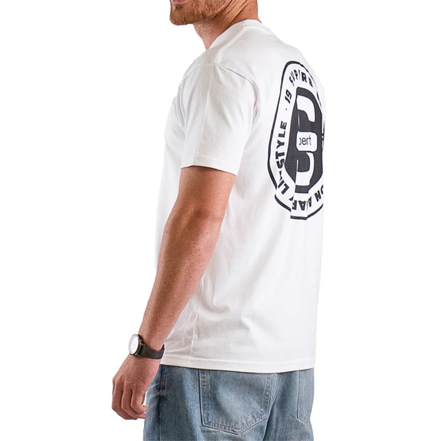 Add a modern twist to your wardrobe with this short-sleeved T-shirt from Superb. With a clean design on the front and a striking graphic on the back, this piece is ideal for those who appreciate a streetwear style with a sense of style.\\n\\n Details:\\n - S logo embroidered on the left chest.\\n - Circular print with the text “Hooked on a Happy Lifestyle” and the Superb logo on the back.\\n - Straight silhouette that easily adapts to all body types.\\n - Reinforced round neck.\\n\\n Whether for casual outings or as part of an urban outfit, this Superb men's t-shirt is the perfect companion. With timeless style and bold graphic details, you'll stand out without sacrificing comfort.\\n Composition: 100% Cotton\\n Care:\\nMachine wash cold, with like colors.\\n Do not use bleach.\\n Do not use a dryer.