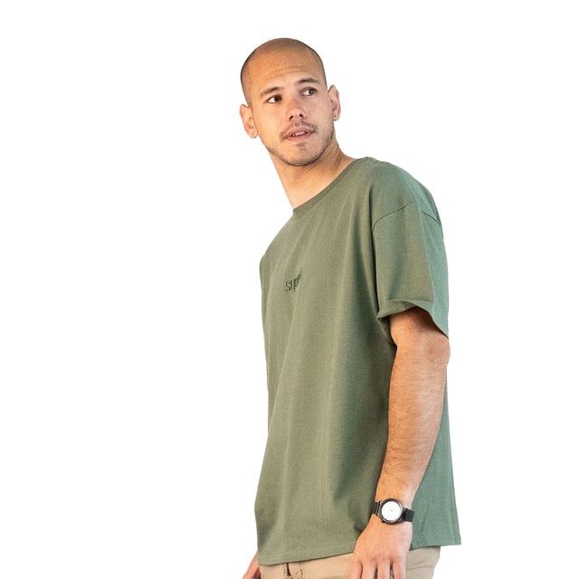 A statement-making staple. This Superb T-shirt combines minimalist style with a streetwear touch thanks to its loose fit and clean design. Perfect for relaxed looks that stand out.\\n\\n Details:\\n - Extra oversized cut, with dropped shoulders for a casual and modern fit.\\n - Wide double stitch on cuffs and hem.\\n - Tone-on-tone embroidered Superb logo on the chest adds a subtle touch of branding.\\n - Reinforced round neck, comfortable and durable.\\n - Soft and durable fabric, ideal for everyday use.\\n\\n A versatile oversized tee with attitude for those looking for effortless style. Ideal for urban or casual outfits with a distinctive touch.\\n Composition: 97% Cotton, 3% Elastane\\n Care:\\nMachine wash at maximum 30°C.\\n Do not use bleach.\\n Iron at low temperature.\\n Do not tumble dry.\\n Wash and iron inside out to preserve the embroidery.