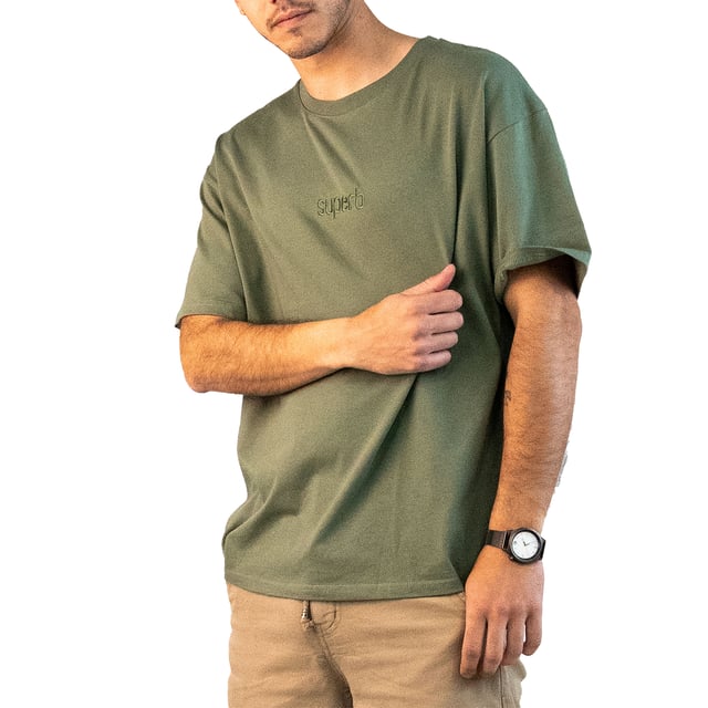 A statement-making staple. This Superb T-shirt combines minimalist style with a streetwear touch thanks to its loose fit and clean design. Perfect for relaxed looks that stand out.\\n\\n Details:\\n - Extra oversized cut, with dropped shoulders for a casual and modern fit.\\n - Wide double stitch on cuffs and hem.\\n - Tone-on-tone embroidered Superb logo on the chest adds a subtle touch of branding.\\n - Reinforced round neck, comfortable and durable.\\n - Soft and durable fabric, ideal for everyday use.\\n\\n A versatile oversized tee with attitude for those looking for effortless style. Ideal for urban or casual outfits with a distinctive touch.\\n Composition: 97% Cotton, 3% Elastane\\n Care:\\nMachine wash at maximum 30°C.\\n Do not use bleach.\\n Iron at low temperature.\\n Do not tumble dry.\\n Wash and iron inside out to preserve the embroidery.