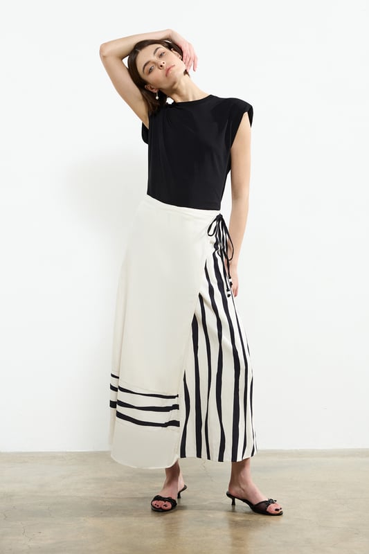 This stripe maxi skirt from French Connection is the perfect wardrobe staple for the season. Features stripe design, wrap over front with tie fastening at waistband. Made from a cotton linen blend to ensure comfort and quality.