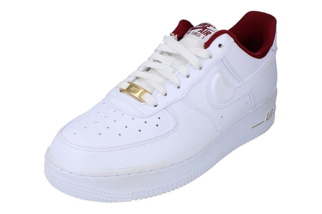 Nike Air Force 1 07 SE Womens Trainers Step up your game with Nike trainers – where innovative design meets everyday comfort. Built for movement and made to last, these versatile kicks blend cutting-edge technology with iconic style. Whether you're smashing your fitness goals, hitting the streets, or just keeping it casual, Nike trainers deliver unbeatable support, cushioning, and grip.