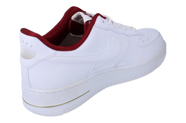 Nike Air Force 1 07 SE Womens Trainers Step up your game with Nike trainers – where innovative design meets everyday comfort. Built for movement and made to last, these versatile kicks blend cutting-edge technology with iconic style. Whether you're smashing your fitness goals, hitting the streets, or just keeping it casual, Nike trainers deliver unbeatable support, cushioning, and grip.