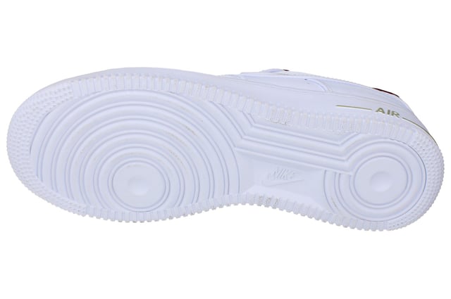 Nike Air Force 1 07 SE Womens Trainers Step up your game with Nike trainers – where innovative design meets everyday comfort. Built for movement and made to last, these versatile kicks blend cutting-edge technology with iconic style. Whether you're smashing your fitness goals, hitting the streets, or just keeping it casual, Nike trainers deliver unbeatable support, cushioning, and grip.