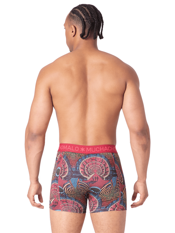 De Boxershorts/Onderbroeken van Muchachomalo zitten als gegoten en zijn gemaakt van hoogwaardig katoen. Een zachte elastische logotailleband van microvezelstof zorgt voor extra comfort. Specificaties • Normale Pasvorm • Vlakke gestikte naden voor extra comfort • Zachte Waistband met het Muchachomalo Logo Onderhoud • Wassen op 30 graden • Niet in de droger • Strijken op matig warme stand (2 stippen) Waarom Muchachomalo? Muchachomalo werkt alleen met fabrieken die BSCI en OEKO-TEX gecertificeerd zijn. Deze fabrieken hebben als doel arbeidsomstandigheden continu te verbeteren. Zij strijden voor het recht op het vormen van een vakbond, veilige werkomstandigheden en zijn tegen dwang- en kinderarbeid. Ook stellen zij consumenten en bedrijven in staat om zelf verantwoordelijke beslissingen te nemen die onze planeet beschermen voor de toekomstige generaties.