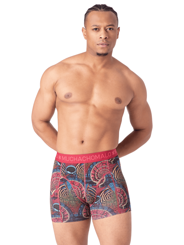 De Boxershorts/Onderbroeken van Muchachomalo zitten als gegoten en zijn gemaakt van hoogwaardig katoen. Een zachte elastische logotailleband van microvezelstof zorgt voor extra comfort. Specificaties • Normale Pasvorm • Vlakke gestikte naden voor extra comfort • Zachte Waistband met het Muchachomalo Logo Onderhoud • Wassen op 30 graden • Niet in de droger • Strijken op matig warme stand (2 stippen) Waarom Muchachomalo? Muchachomalo werkt alleen met fabrieken die BSCI en OEKO-TEX gecertificeerd zijn. Deze fabrieken hebben als doel arbeidsomstandigheden continu te verbeteren. Zij strijden voor het recht op het vormen van een vakbond, veilige werkomstandigheden en zijn tegen dwang- en kinderarbeid. Ook stellen zij consumenten en bedrijven in staat om zelf verantwoordelijke beslissingen te nemen die onze planeet beschermen voor de toekomstige generaties.