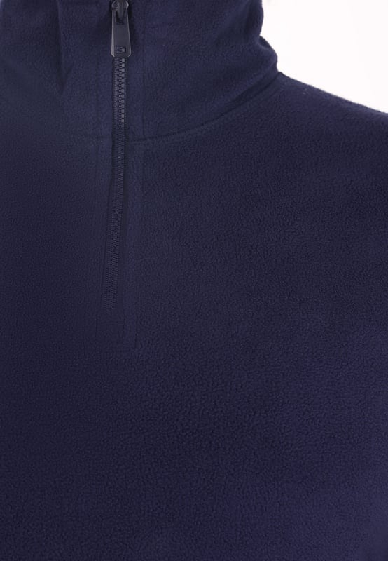 Entdecken Sie den Fleecepullover mit hohem Kragen, eine perfekte Kombination aus Stil und Funktion. Mit seinem praktischen Teilreißverschluss für anpassbare Bedeckung und den langen Ärmeln ist dieses schlichte und doch schicke Stück ideal für den Alltag oder legere Ausflüge. Genießen Sie Wärme und Komfort mit diesem vielseitigen Fleecepullover.  Fleecepullover