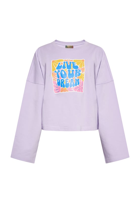 Wir stellen unsere neueste Ergänzung der Kollektion vor: ein langärmeliges Sweatshirt mit Rundhalsausschnitt. Dieses lässig geschnittene Sweatshirt verfügt über eine gerippte Struktur an Ausschnitt, Bündchen und Saum für zusätzlichen Komfort. Die Vorderseite ziert ein inspirierendes Zitat „LEBE DEINEN TRAUM“, umgeben von kunstvollen floralen Motiven in einer dekorativen Umrandung. Perfekt für den Alltag geeignet, ist dieses Sweatshirt entworfen, um Aufmerksamkeit zu erregen. Gegen einen schlichten Hintergrund bleibt der Fokus auf dem einzigartigen Grafikprint und den Design-Details. Veredeln Sie Ihre Garderobe mit diesem Must-Have-Stück.  Sweatshirt