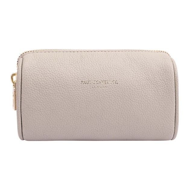 Discover the perfect blend of style and functionality with our medium-sized makeup and jewellery case, crafted from luxurious soft leather. Designed for travel, this elegant case offers a compact yet spacious solution for organizing your essentials effortlessly. Its sophisticated design makes it an ideal gift for loved ones or a delightful treat for yourself. Elevate your travel experience with this chic accessory that keeps your beauty and jewellery items secure and easily accessible.