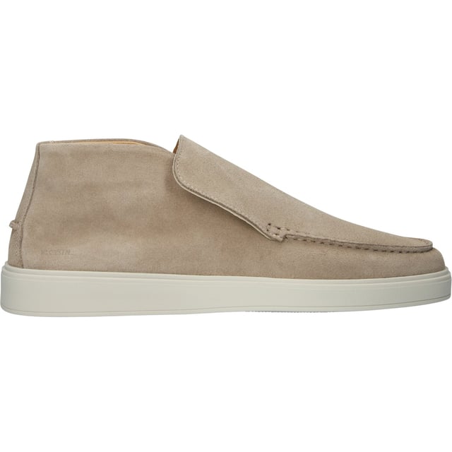 Chukka van het merk Blackstone. In de kleur EARTH. Gemaakt van Suede met een voering van Leather. Deze schoen is gemaakt met een Cup zool.