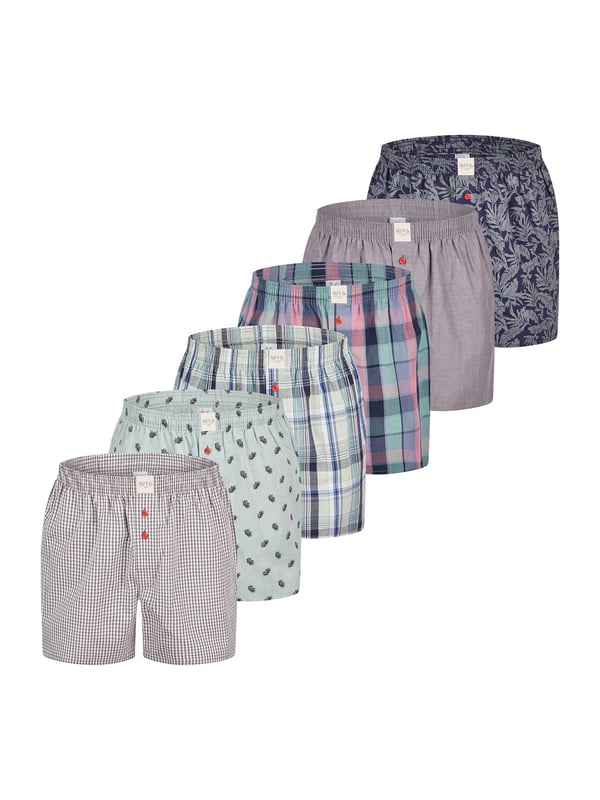 Bequeme Web-Boxershorts aus weich verarbeitetem Material. Die Shorts sind weit und locker geschnitten. Der sehr elastische, weiche Bund verursacht wenig Druck und sorgt für ein angenehmes Tragegefühl. Außerdem besitzen diese Unterhosen einen verdeckten und einfach geknöpften Eingriff sowie ein Label vorn am Bund.
