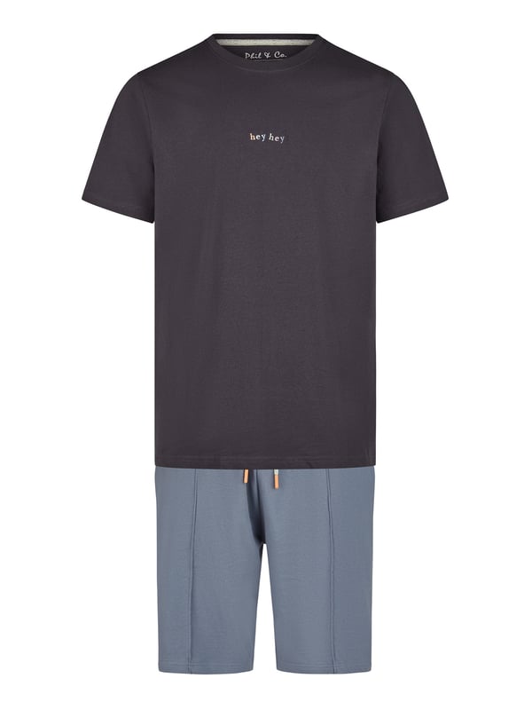 Cómodo pijama de Phil & Co. Berlín. El pijama tiene un corte amplio, holgado y acogedor. La cintura muy elástica y suave ejerce poca presión y hace que sean cómodos de llevar. Los conjuntos se componen de un pantalón y un top en diferentes diseños.