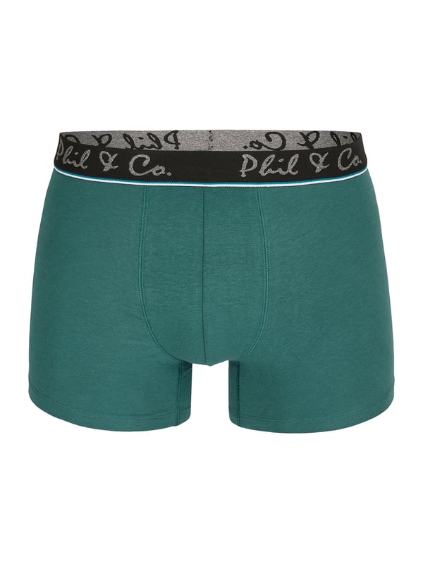 Calzoncillos en un paquete múltiple de Phil & Co.; ¡para todos aquellos a los que les gusta ir cómodos! Los conjuntos constan de tres calzoncillos retro en diferentes diseños. Los bañadores, diseñados con cariño, añaden variedad a tu armario. La mezcla de materiales de suave algodón y cómodas fibras elásticas garantiza el mantenimiento de la forma y la comodidad. Los calzoncillos no tienen costuras molestas en la zona del asiento. La cintura ancha en contraste da el toque final a los calzoncillos y garantiza que no se deslicen y permanezcan en su sitio, incluso bajo presión.
