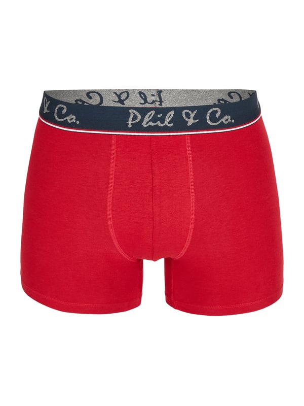 Calzoncillos en un paquete múltiple de Phil & Co.; ¡para todos aquellos a los que les gusta ir cómodos! Los conjuntos constan de tres calzoncillos retro en diferentes diseños. Los bañadores, diseñados con cariño, añaden variedad a tu armario. La mezcla de materiales de suave algodón y cómodas fibras elásticas garantiza el mantenimiento de la forma y la comodidad. Los calzoncillos no tienen costuras molestas en la zona del asiento. La cintura ancha en contraste da el toque final a los calzoncillos y garantiza que no se deslicen y permanezcan en su sitio, incluso bajo presión.