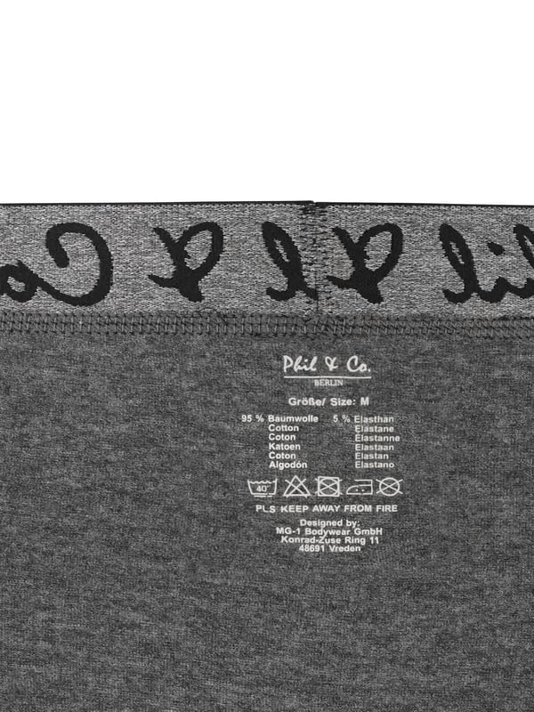 Calzoncillos bóxer para hombre en un asequible paquete múltiple de Phil & Co. Berlín. Pide hoy mismo tu nueva ropa interior favorita y convéncete de la imbatible relación calidad-precio de Phil & Co. Berlín. Los asequibles calzoncillos para hombre ofrecen una comodidad óptima. La agradable mezcla de algodón favorece la piel, garantiza el mantenimiento de la forma y una comodidad óptima. Los calzoncillos no tienen costuras molestas en la zona del asiento. La cintura ancha en contraste le da el toque final y garantiza que los calzoncillos no se deslicen y permanezcan donde deben estar, sin cortar. Para garantizar que nada rasque ni pique, Phil & Co. ha prescindido deliberadamente de las molestas etiquetas en sus calzoncillos y ha impreso en ellas las instrucciones de cuidado