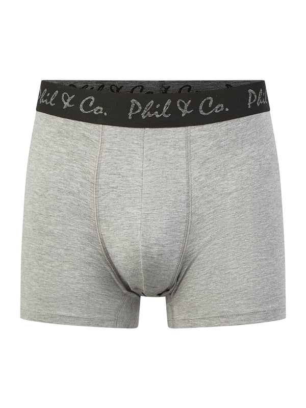 Calzoncillos en un paquete múltiple de Phil & Co.; ¡para todos aquellos a los que les gusta ir cómodos! Los conjuntos constan de seis calzoncillos retro en diferentes diseños. Los bañadores, diseñados con cariño, añaden variedad a tu armario. La mezcla de materiales de suave algodón y cómodas fibras elásticas garantiza el mantenimiento de la forma y la comodidad. Los calzoncillos no tienen costuras molestas en la zona del asiento. La cintura ancha en contraste da el toque final a los calzoncillos y garantiza que no se deslicen y permanezcan en su sitio, incluso bajo presión.