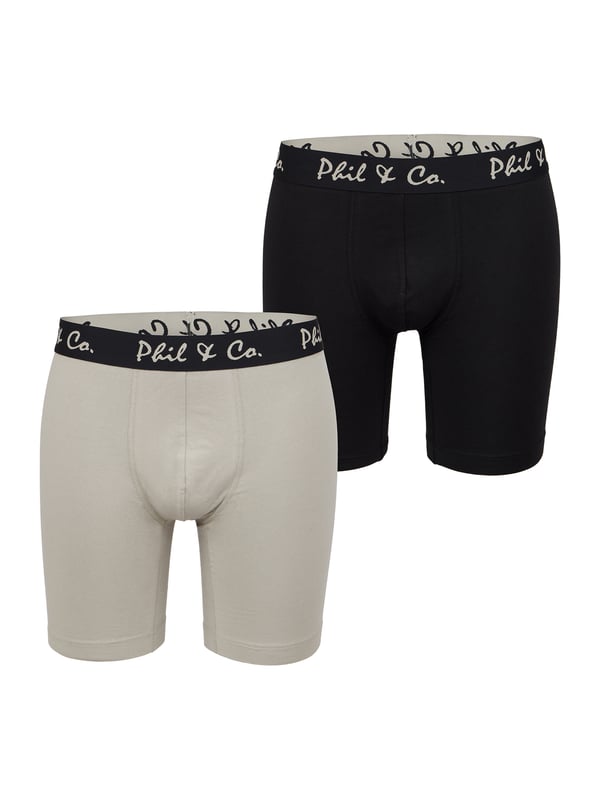 Ontdek onze retroshorts met lange pijpen voor heren in een praktische multi-pack van Phil & Co. Berlin. Bestel je nieuwe favoriete ondergoed vandaag nog en ervaar zelf de onverslaanbare prijs-kwaliteitverhouding waar Phil & Co. Berlin bekend om staat. Deze betaalbare herenslips bieden uitstekend comfort. De aangename katoenmix is zacht voor je huid, garandeert vormbehoud en biedt maximaal comfort. Deze shorts zijn vrij van irriterende naden bij het zitvlak. De brede contrasterende tailleband geeft de shorts een aantrekkelijke look en zorgt ervoor dat ze goed blijven zitten zonder in te snijden. Om krassen of jeuk te voorkomen, heeft Phil & Co. bewust afgezien van vervelende labels en de wasinstructies direct op de stof gedrukt.