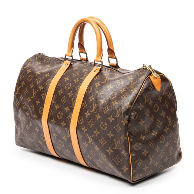 Louis Vuitton Taschen Keepall 45 Reisetasche und Braun Beschichtete Leinwand und Goldenes Messing hardware. Das Produkt ist auf in ausgezeichnetem Zustand (A).
  Abmessungen: 45x24x20 cm 
  Zubehör inklusive: Luggage Tag; Handle Strap; Keys; Cadenas
  
  BrandCo Paris hat seltene Artikel und die besten Konditionen zu unglaublichen Preisen vorgestellt. Geduld lohnt sich! Kaufen Sie mit Vertrauen: Alle Artikel von BrandCo Paris sind von unserem Expertenteam ausgewählt und authentisch.
  Alle Artikel enthalten ein Echtheitszertifikat und wurden von BrandCo Paris übernommen.
  Tabelle zur Klassifizierung des Artikelzustands
  N (wie neu)
  AA (perfekter Zustand)
  A (ausgezeichneter Zustand)
  AB (sehr guter Zustand)
  B (gut/mittelmäßig)