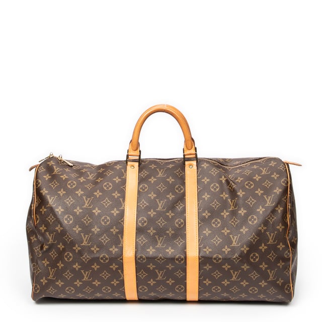 Louis Vuitton Bolsas Keepall 55 Bolsa de viaje en Marrón Lona recubierta y Latón dorado hardware. El producto esta en Muy Buenas Condiciones (AB).
  Dimensiones: 55x28x25 cm 
  Accesorios incluidos: None
  Notas de Exterior: Vachetta ligeramente oscurecida, Marcas de agua en vachetta
Notas de la correa/asa: Oscurecido
  BrandCo Paris encuentra artículos raros y en las mejores condiciones a precios increíbles. ¡Vale la pena tener paciencia! Compra con confianza: todos los artículos de BrandCo Paris son seleccionados y autenticados cuidadosamente por nuestro equipo de expertos.
  Todos los artículos vienen con un certificado de autenticidad y un embalaje entregado por BrandCo Paris.
  Tabla de clasificación de la condición del artículo
  N (como nuevo)
  AA (perfecto estado)
  A (excelente estado)
  AB (muy buen estado)
  B (bueno/regular)